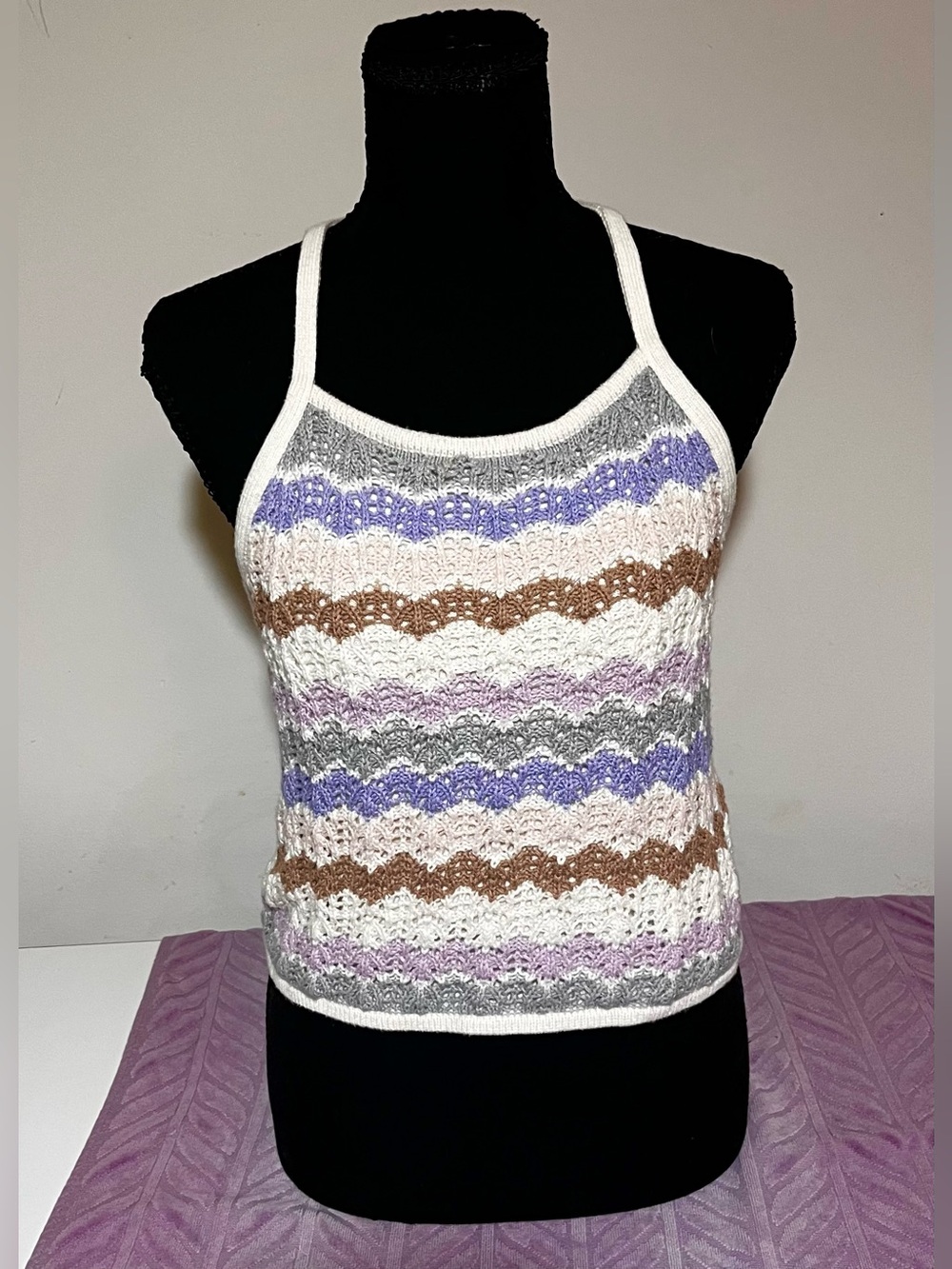 Beautiful 🌸 American Eagle Crochet-Knit Halter Top
